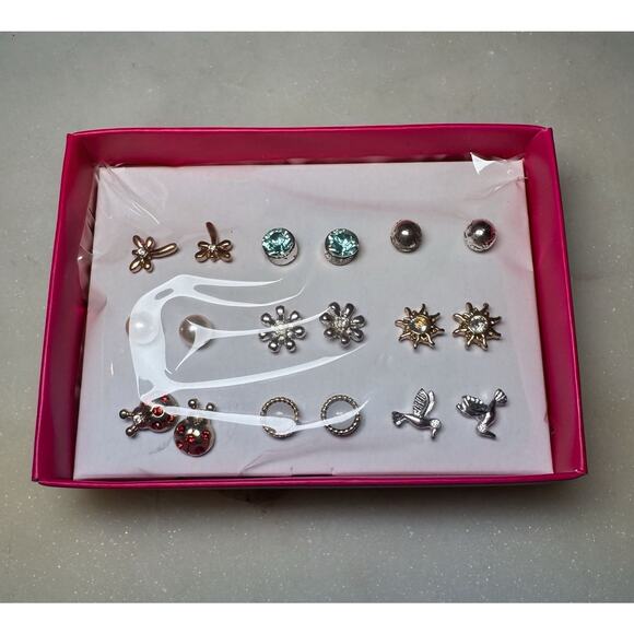 Studio 54 By Avon Set of 9 Pierced Stud Earrings New In Box - Picture 2 of 2